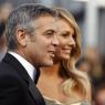 Els focus es fixaren en George Clooney a la seva arribada, per ser un dels nominats pel film 'Els descendents'. 